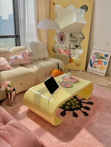 Cute Funky Apartment, Studio Apartment Ideas Colorful, Interior Maximalism, Bathroom Decor Pastel, Avant Basic Kitchen, Avant Basic Living Room, Danish Pastel Furniture, Funky Room Decor Vintage, Maximalist Playroom