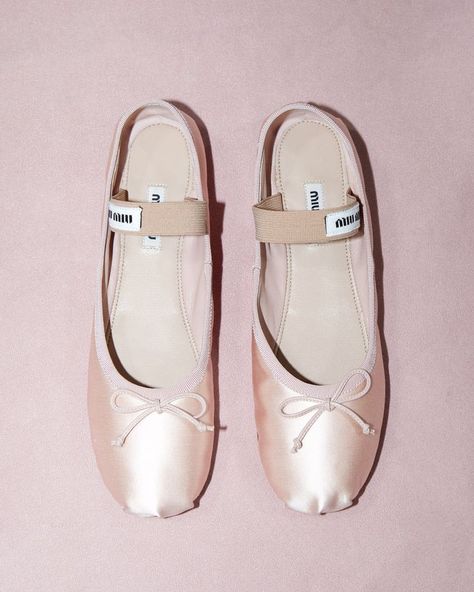 Miu Miu Flats, Miu Miu Heels, Dr Shoes, Quoi Porter, Pink Aura, Miu Miu Shoes, Aesthetic Shoes, Blair Waldorf, Ballet Slippers