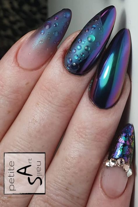 Holographic Chrome Nails, Weird Nails, Red Chrome Nails, Unicorn Nail Art, Pride Nails, Gold Chrome Nails, Shiny Nails Designs, March Nails, Unghie Nail Art