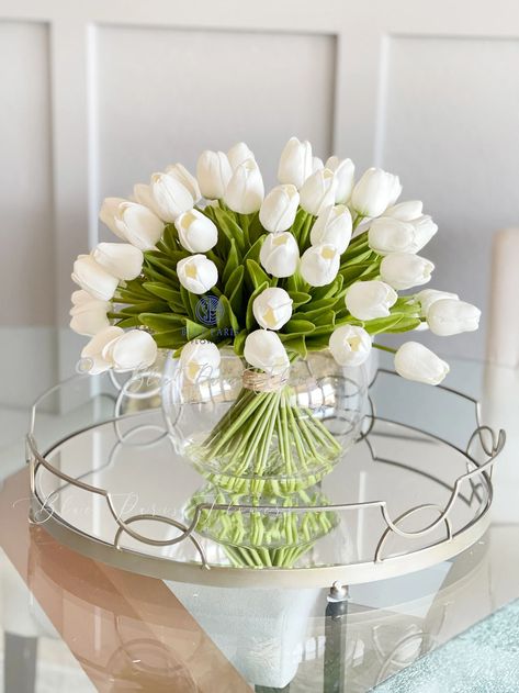 White tulip bouquet