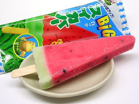 Suikaba, watermelon ice cream bar, by Lotte Snacks Japonais, 트위터 헤더, Watermelon Ice Cream, Watermelon Ice, Cute Snacks, Think Food, Japanese Snacks, Icecream Bar, An Ice Cream