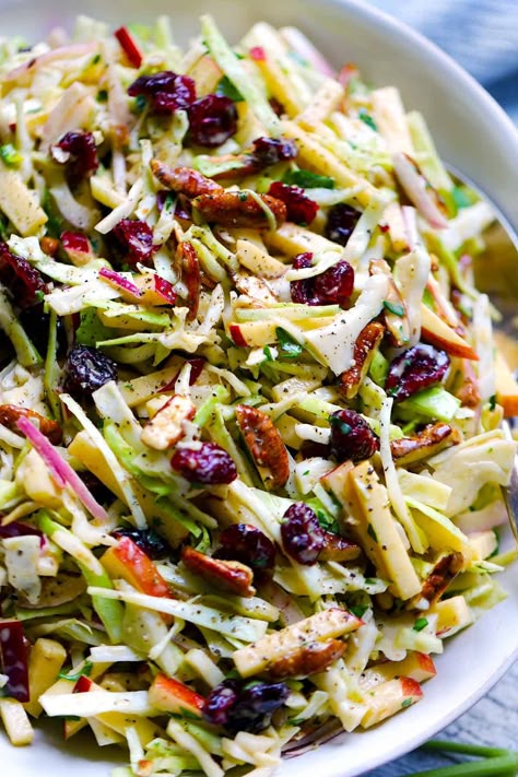 Apple Coleslaw with Cranberries and Pecans - Bowl of Delicious Bbq Thanksgiving Sides, Fall Cabbage Salad, Cold Christmas Lunch Ideas, Winter Bbq Side Dishes, Xmas Salads Recipes, Thanksgiving Cold Side Dishes, Make Ahead Potluck Recipes, Christmas Slaw, Cranberries Salad