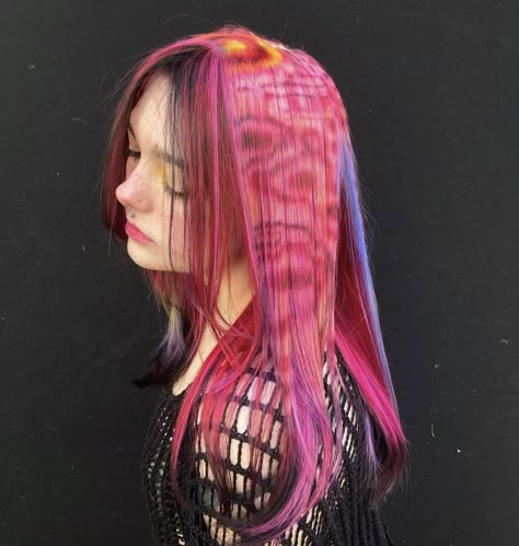 Weird Hair Dye Ideas, Unique Color Placement Hair, Half Natural Half Dyed Hair, Pattern Hair Dye, Dyed Hair Patterns, Creative Color Hair, Unnatural Hair Color Ideas, Creative Hair Dye, Hair Dye Designs