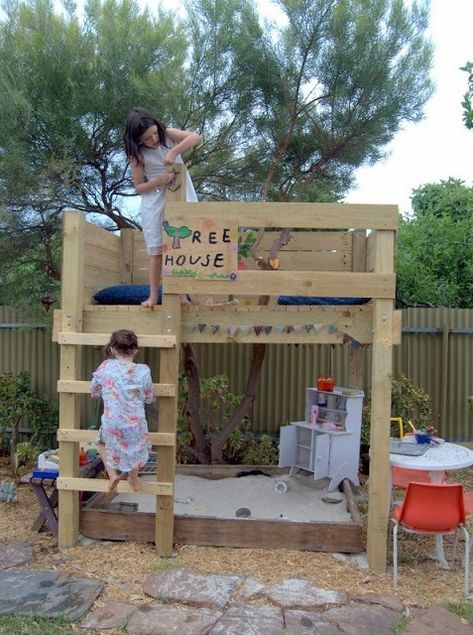 Kids Forts, Cool Tree Houses, Outdoor Play Area, Kids Outdoor Play, Playhouse Outdoor, Ideas Backyard, Small Kids, Backyard Playground, Backyard Play