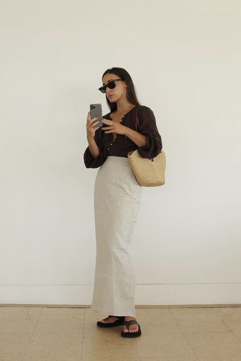 Long Sleeve Blouse Outfit, Linen Skirt Outfit, Maxi Skirt Outfit Summer, Long Linen Skirt, Skirt Outfit Summer, White Linen Skirt, Maxi Skirts Summer, Breton Stripes, Classic Style Outfits