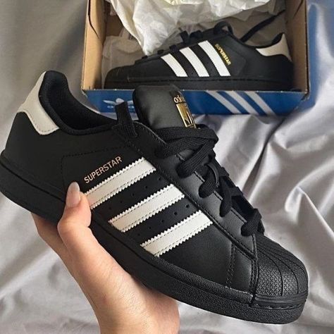 Adidas All Star, Black Superstar, Adidas Star, Adidas Super, Superstars Shoes, Adidas Originals Superstar, Adidas Outfit, Men Sneakers, Star Shoes