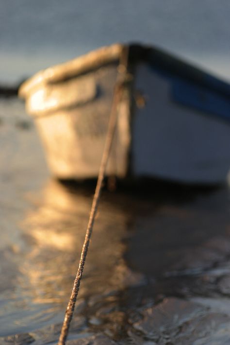 Rope Unfocused Photography, Out Of Focus Photography, Depth Of Field Photography, Photography Examples, Line Photography, Sharp Photo, Photography School, Photo Techniques, Digital Photography School