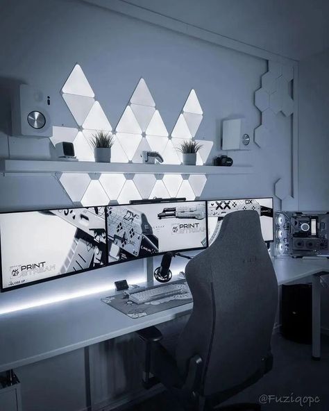 White Office Setup, Futuristic Gaming Setup, Grey Desk Setup, White Gaming Room, Modern Gaming Setup, Small Game Room Design, White Gaming Setup, White Setup, White Desk Setup