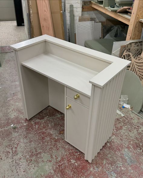 Bespoke Reception Desks 🖤🤍 Made to your requirements & available in any colour! 🙌🏼 www.auunique.co.uk Nail Salon Reception Desk, Beauty Reception Desk, Bridal Shop Front Desk, Boutique Counter Ideas, Beauty Parlour Reception Counter, Shop Furniture Design, Salon Reception Desk Pink, Small Boutique Interior Design Ideas, Small Boutique Interior Design