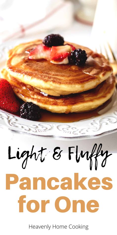 Fluffy Pancakes For One, Pancake Mix For One, Essen, Pancake Mix Recipe Small Batch, Bisquick Pancakes For One, One Egg Pancake Recipe, One Serving Breakfast, Pancake Batter For One, Quick Pancakes Easy