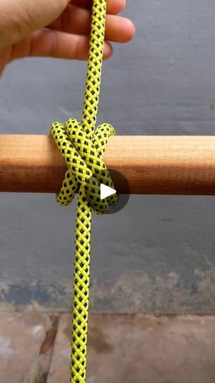 23K views · 688 reactions | Great hitch/ Double Clove Hitch. #essentialknots #lashingknot #woodbundlehitch #ropeladderknot #climbingnet #knottying #tyingknots #bowlineknot #reels #knots | Millie  | Millie  · Original audio Clove Hitch Knot, Bowline Knot, Rope Ladder, Tie Knots, Lashes, Bundles