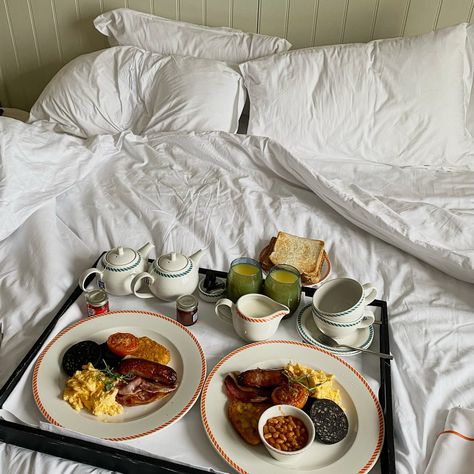 Breakfast in bed anyone? 🍳 Breakfast In Bed Proposal, Breakfast In Bed Aesthetic Couple, Cooking Breakfast Aesthetic, Hotel Breakfast Aesthetic, Bed And Breakfast Aesthetic, Breakfast In Bed Aesthetic, Desk Vision Board, Bed And Breakfast Design, Alisha Core