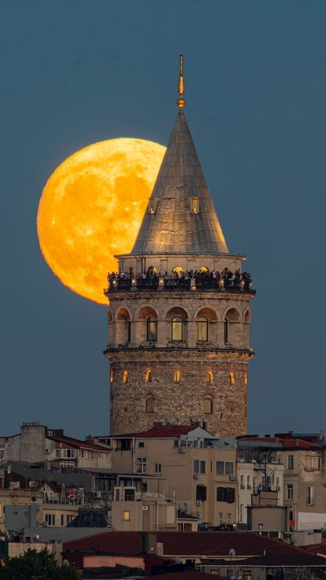 Galata Tower Istanbul, Istanbul Pictures, Celebrity Brides, Billy Kidd, Mekka Islam, Night Landscape Photography, Istanbul Turkey Photography, Istanbul Photography, Istanbul City