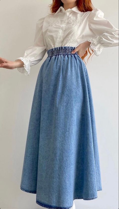 Blue Printed Skirt Outfit, Formal Dresses Blue Long, Trendy Long Skirts, Long Skirt Outfits Formal Classy, Blue Long Skirt Outfit, Long Blue Skirt Outfit, Blue Skirt Outfit Ideas, Blue Skirt Long, Formal Inspiration