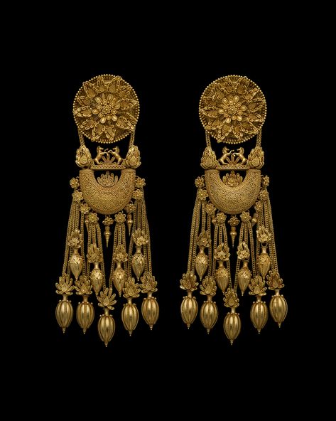 The Man With The Most Valuable Jewelry Collection You Never Knew Existed Traditional Greek Jewellery, High Jewelry Design, Bijoux Art Nouveau, Jewellery Exhibition, Ancient Jewellery, Edwardian Jewelry, Historical Jewellery, Greek Jewelry, Ancient Jewelry