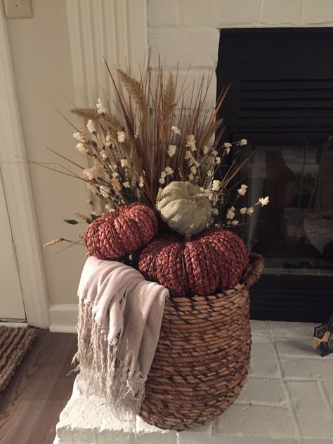 Garden Tattoo, Fall Mantle, Easy Fall Decor, Fall Decor Inspiration, Interior Vintage, Fall Deco, Fall Thanksgiving Decor, Autumn Decorating, Fall Outdoor Decor