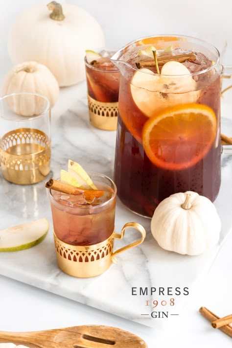 Fall Gin Sangria, Gin Sangria Recipe, Sangria With Gin, Fall Cocktails With Gin, Fall Gin Cocktail Recipes, Thanksgiving Gin Cocktail, Gin Cocktails Fall, Fall Gin Drinks, Gin Fall Cocktails