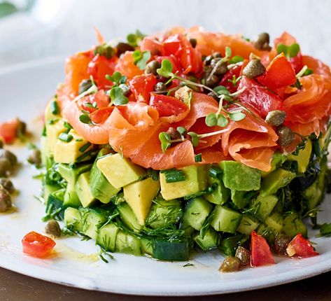 Smoked Salmon Avocado Appetizers, Cucumber Smoked Salmon Appetizer, Stacked Salads, Gluten Free Dinner Party, Salmon Avocado Recipes, Salmon Stack, Smoked Salmon Tartare, Stacked Food, Smoked Salmon Salad Recipes