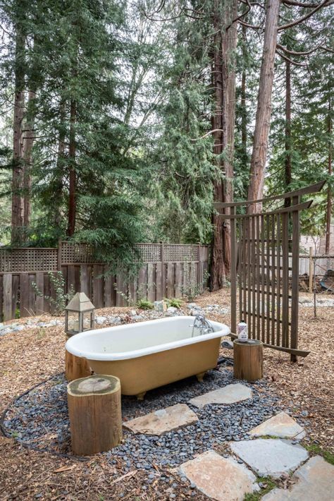 Outdoor Clawfoot Tub, Outdoor Bathtub, Outdoor Tub, Outdoor Baths, Outdoor Showers, Cast Iron Tub, Wood Bath, Wood Screens, Sunset Magazine