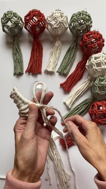 megsmodernmacrame on TikTok Macrame Xmas Decorations, Macrame Snowman, Holiday Macrame, Macrame Ornaments, Christmas Macrame, Yalda Night, Earth Song, Macrame Tutorials, Decorative Knots