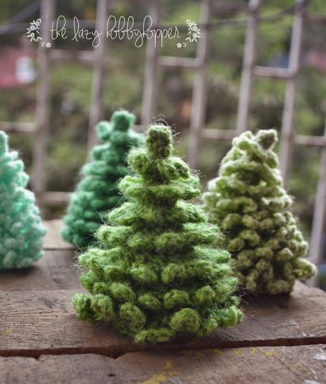 Crochet Christmas Trees Free, Crochet Christmas Trees Pattern, Crochet Christmas Tree, Crocheted Christmas, Crochet Tree, Confection Au Crochet, Crochet Xmas, Crochet Christmas Trees, Crochet Christmas Decorations