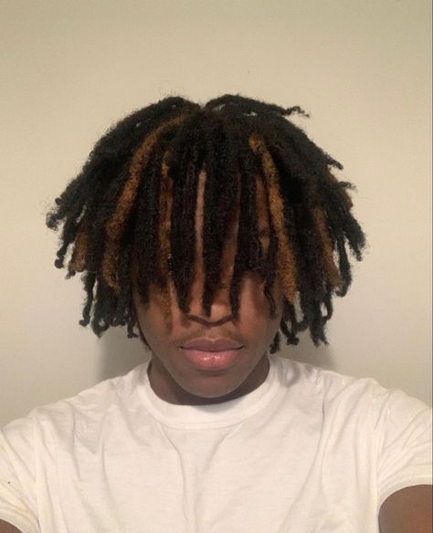 Brown Dyed Dreads Men, Dread Dye Ideas, Dread Dye Ideas Men, Dye Dreads, Loc Dye Ideas, Twist Hair Men, Dreads Short Hair, Dyed Dreads, Colored Dreads