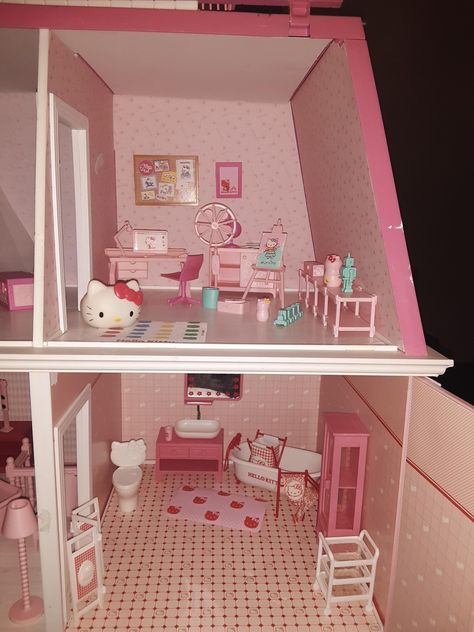 Hello Kitty Dollhouse, Doll Crib, Hello Kitty House, Hello Kitty Toys, Barbie Doll Set, Kawaii Toys, Pink Hello Kitty, Hello Kitty My Melody, Kawaii Room