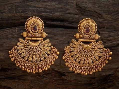 Gold Jhumka Earrings Bridal Bengali, Old Model Ear Rings Gold, Gold Earrings Under 5 Grams Indian, Antik Jewellery Gold, Jumka Gold Designs, Earings Design Gold New Model, Gold Jumkas Design, Jumkas Antiques, Gold Tops Earrings Indian