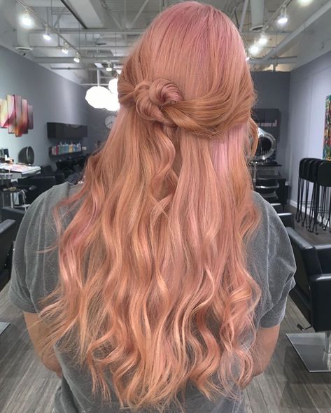 Rose Gold Hair Shadow Root, Natural Rose Gold Hair, Rose Color Hair, Rose Gold Toner, Blonde Curly Hair Natural, Dusty Rose Hair, Gold Blonde Hair, Rose Hair Color, Pretty Wigs