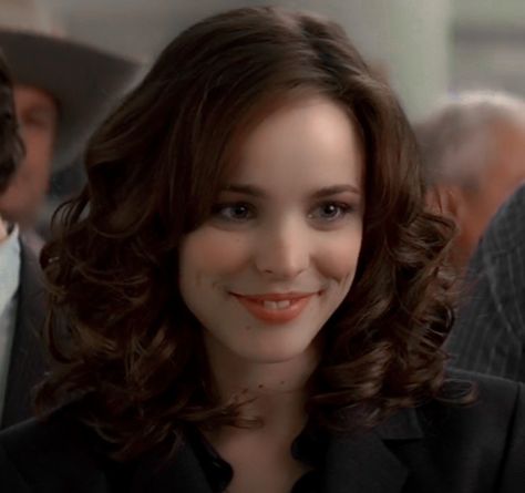 #rachelmcadams #redeye Rachel Mcadams Dark Hair, Rachel Mcadams Red Eye, Rachel Mcadams Brunette, Rachel Mc Adams, Short Hair Brown, Eye Movie, Blonde Actresses, Wedding Crashers, Regina George