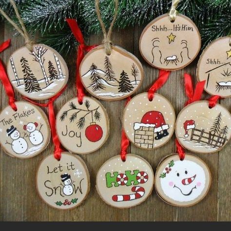 Christmas Decorations House, Christmas Decoration House, Kids Christmas Decorations, Wood Christmas Projects, Christmas Decoration Outdoor, Kids Christmas Decor, Christmas Decoration Party, Christmas Decorations Party, Christmas Decor Outdoor