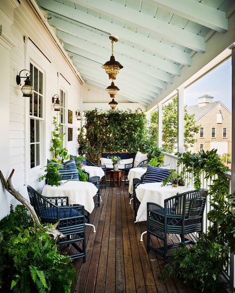 Minimalistic Balcony, Balcony Inspiration, Front Porch Planters, Porch Planters, Summer Porch, New England Style, Terrace Design, Outdoor Porch, Terrace Garden