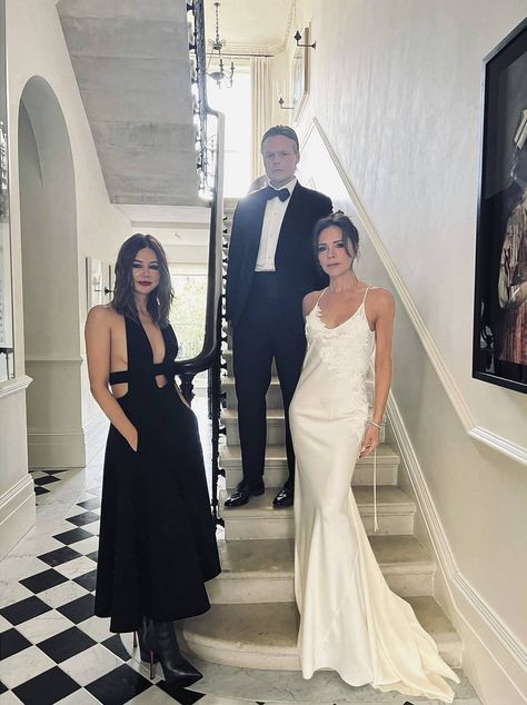 Victoria Beckham Wedding, Beckham Wedding, Edward Enninful, Christine Centenera, Victoria Beckham Dress, Wedding Guest Style, Wedding Guest Looks, Naomi Campbell, Vogue Fashion