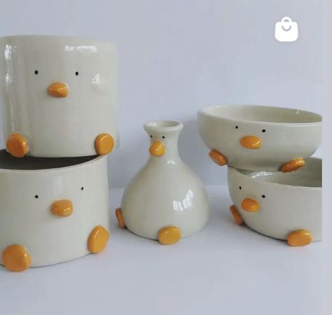 Cute Handmade Ceramics, Ceramics Projects Ideas, Comics Ideas, Interesting Decor, Ceramic Duck, Instagram Edit, Cerámica Ideas, Pottery Painting Designs, Clay Diy Projects