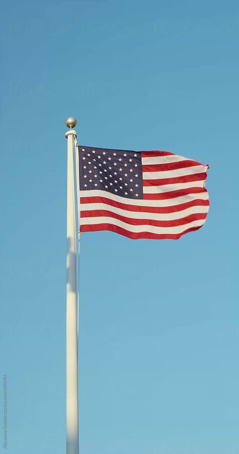 Usa Flag Wallpaper, American Flag Images, America Flag Wallpaper, Oil Rig Jobs, Water Well Drilling Rigs, American Wallpaper, Maps Aesthetic, American Flag Waving, Pride Of America