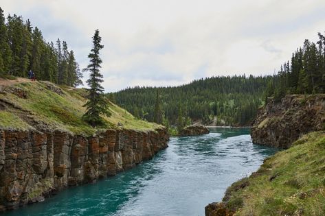 Nature, Places To Visit In Canada, Northern Canada, Of Montreal, Arctic Circle, Best Places To Visit, Pretty Places, Travel Bucket List, The Pacific