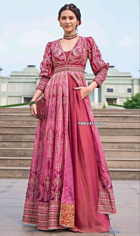 Chifon Dress, Knot Embroidery, Trendy Outfits Indian, Indian Outfits Lehenga, Lehenga Designs Simple, Traditional Indian Dress, Playful Style, Salwar Kamiz, Indian Dresses Traditional