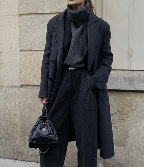 Monochromatic Tonal Outfit, Charcoal Wool Coat Outfit, Outfit For Rainy Weather, Grey Tonal Outfits, Charcoal Gray Outfit, Minalmist Wardrobe, Monochromatic Grey Outfit, Dark Neutral Outfit, Greige Outfit