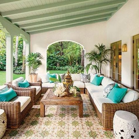 Mediterranean Terrace, Mediterranean Tile, Spanish Style Home, Casas Coloniales, Spanish Style Homes, Mediterranean Decor, Spanish House, Design Exterior, Outdoor Living Room