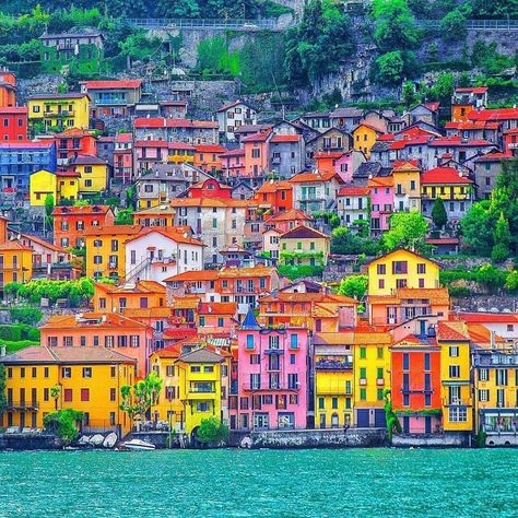 Lake como Italy Comer See, Colorful Buildings, Colorful Houses, Colorful Places, Lake Como Italy, Colourful Buildings, Como Italy, Amazing Travel Destinations, Beautiful Places To Travel