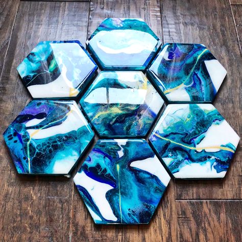 Custom made resin and acrylic ceramic tiles for kitchen backsplash. Can be tailored to your colors and style Resin Tiles, Diy Resin Coasters, Diy Resin Gifts, Alcohol Ink Tiles, Tiles Diy, Alcohol Ink Crafts, Resin Acrylic, Diy Tile, Epoxy Resin Crafts