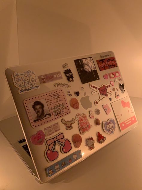 Cute Laptop Decorations, Things To Do With Your Laptop, Decorating My Macbook, Coquette Macbook Case, Macbook Case Aesthetic Stickers, Stickers On Computer Aesthetic, Decorate Ipad Case Sticker, Decorated Laptop Aesthetic, Macbook Theme Aesthetic