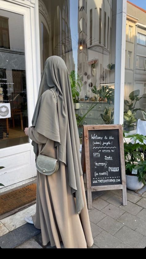 Khimar and abaya outfit🤍 Khimar Style, Islamic Modesty, Islamic Modest Fashion, Modest Outfits Muslim, Fashion Brand Company, Abaya Outfit, Abaya Design, Estilo Hijab, Mode Turban