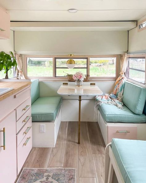 Travel Trailer Renovation, Vintage Camper Redo, Caravan Vintage, Trailer Renovation, Camper Interior Design, Caravan Makeover, Vintage Camper Remodel, Caravan Renovation, Trailer Interior