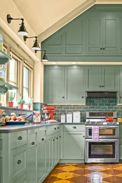 Take cupboards  all the way up to the top of the vaulted ceiling Farmhouse Kitchen Remodel, House Farmhouse, Farmhouse Kitchen Cabinets, Farmhouse Remodel, Wall Cabinets, Classic Kitchen, Trendy Kitchen, Kitchen Redo, Cathedral Ceiling