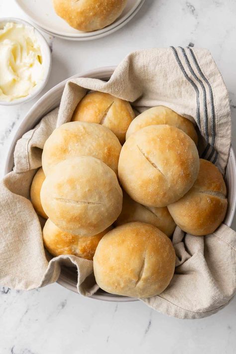 Brown Bread Rolls, Feelgoodfoodie Recipes, French Bread Rolls, Best Dinner Roll Recipe, Food Polls, French Rolls, Sweet Potato Snacks, Dinner Roll Recipe, Bread Dinner