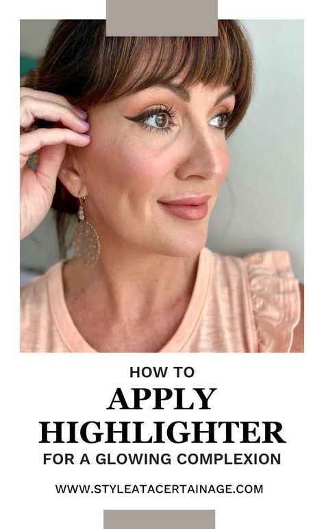 Makeup trends come and go, but a glowing complexion is ALWAYS going to be in style. Today, I'm going to show you how to apply highlighter like a pro. Regardless of your skin tone and face shape, everyone can benefit from using a little highlighter. IF you choose the right shade and placement on the face, it can be your secret weapon for that lit from within look. Highlighter Makeup Placement, Where Do You Put Highlighter On Face, How To Highlight Face, How To Use Highlighter Makeup, Where To Apply Highlighter On Face, Makeup Highlighter How To Apply, How To Apply Highlighter Makeup, Where To Highlight Your Face, How To Use Highlighter On Face