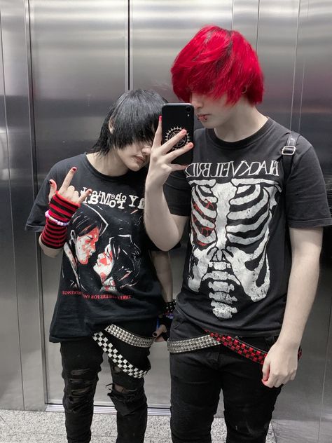 Emo aesthetic @hideddie Emo Twink Outfit, Emo Outfits 2000s Men, Scenemo Outfits Masc, Masculine Scene Outfits, Emo Boy Outfits 2000s, Scene Outfits Boy, 2000 Emo Fashion, Scene Outfits Male, Scene Boy Outfit