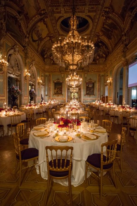 -event design - luxury. ♥ Gala Dinner, Chandeliers, Madrid, Dining Room, Ralph Lauren, Pink