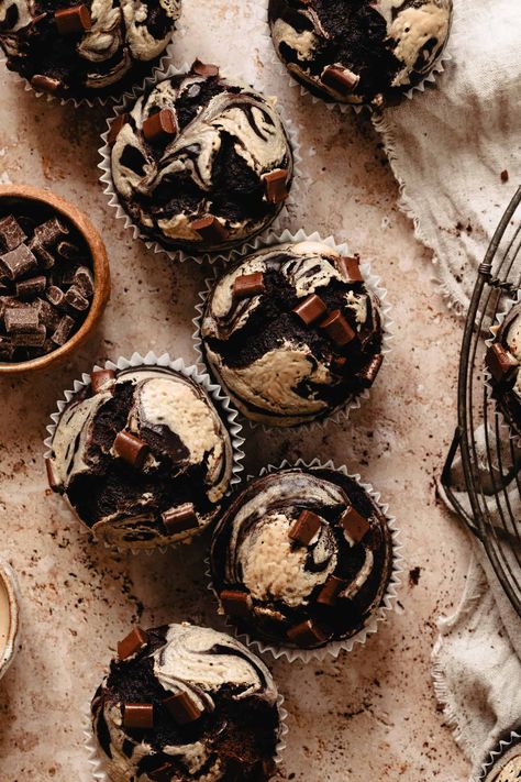 Chocolate Almond Butter Swirl Muffins | Kalejunkie Baking Muffins Aesthetic, Almond Butter Muffins, Almond Butter Recipe, Swirl Muffins, Chocolate Almond Butter, Almond Muffins, Chocolate Muffin Recipe, Postre Keto, Flavor Combinations